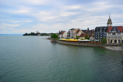 La jetée de Friedrichshafen. On aperçoit les tours de l'église sur la gauche
